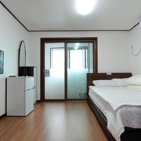 Seongsan Ilchulbong Pension Jeju Exterior foto